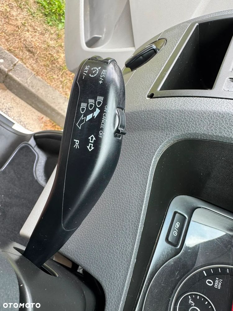 Volkswagen TRANSPORTER T5 L2H1 LIFT Długi Klima Elektryka Tempomat Furgon 3os. Hak Serwis - 12