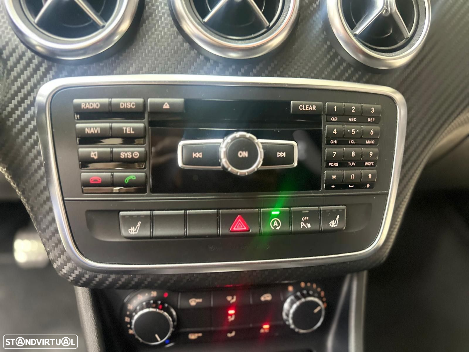 Mercedes-Benz A 180 AMG Line - 28