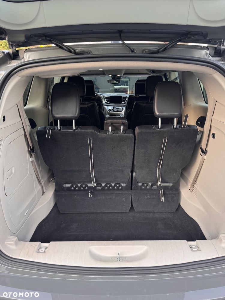 Chrysler Pacifica - 28