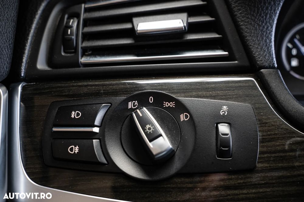 BMW Seria 5 525d xDrive Aut. Luxury Line - 25