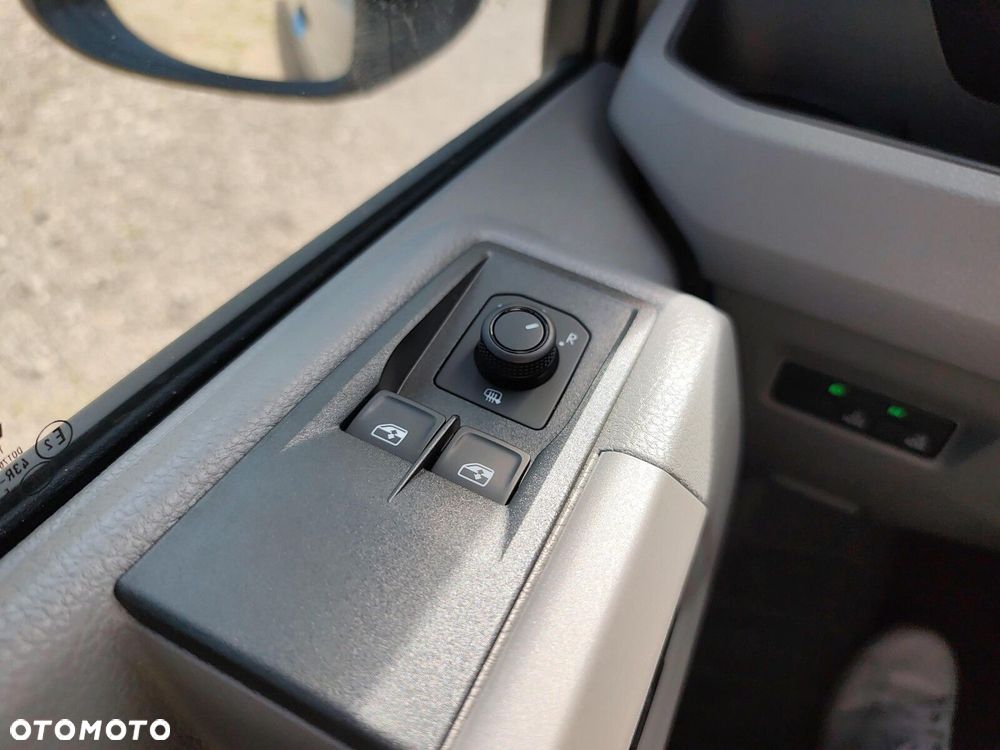 Volkswagen Crafter 35 Furgon z wysokim dachem silnik: 2,0 l EU6 SCR 177 KM, przedni 8-bieg.automatyczna, r.o : 4490 mm - 25
