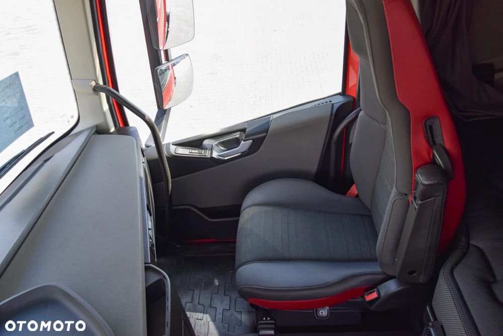 Volvo FH500 / NISKA KABINA / HYDRAULIKA / EURO 6 / ACC / LEDY / ALUFELGI / SERWISOWANY / SPROWADZONY - 25