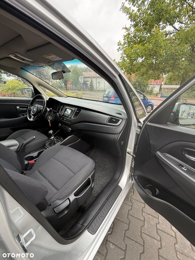 Kia Carens 1.7 CRDi 115 Dream Team Edition - 28