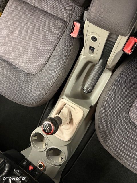 Volkswagen New Beetle Cabriolet 2.0 - 25