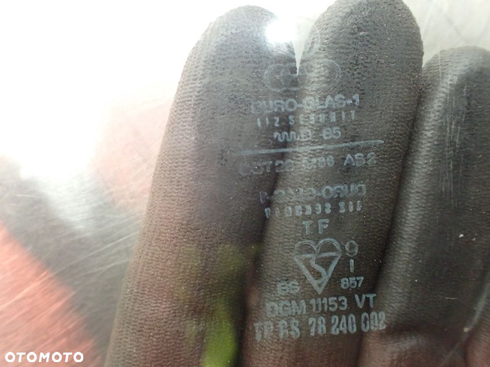 SZYBA BOCZNA VOLKSWAGEN T3 - 4