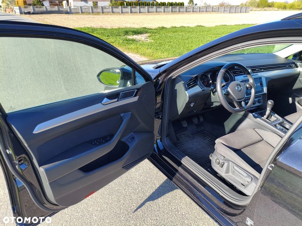 Volkswagen Passat 1.6 TDI (BlueMotion Technology) Comfortline - 11