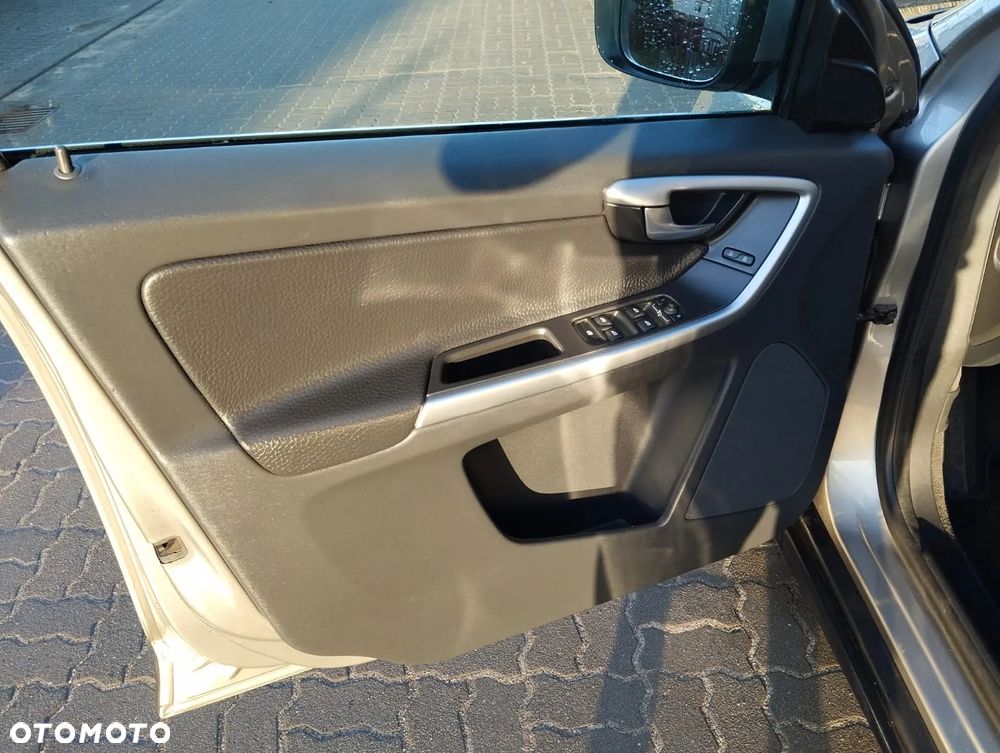 Volvo XC 60 D4 Momentum - 20