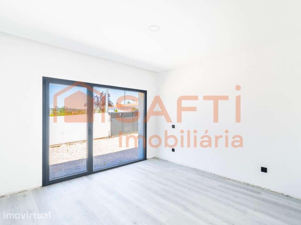 Encantadora Moradia T4 em Ansião - Acabamentos Modernos e Localizaç... - Grande imagem: 4/50