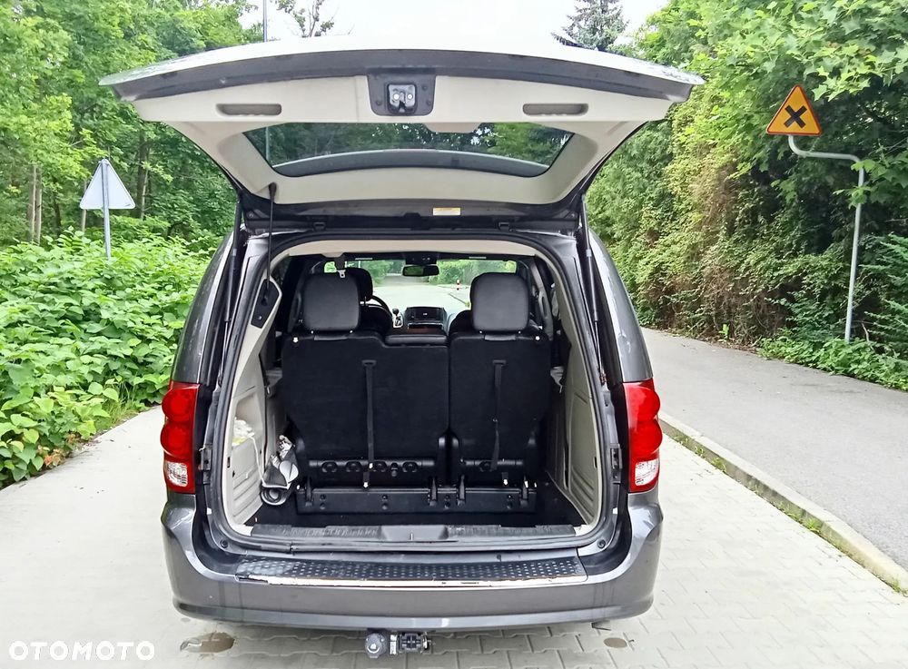 Dodge Grand Caravan - 14