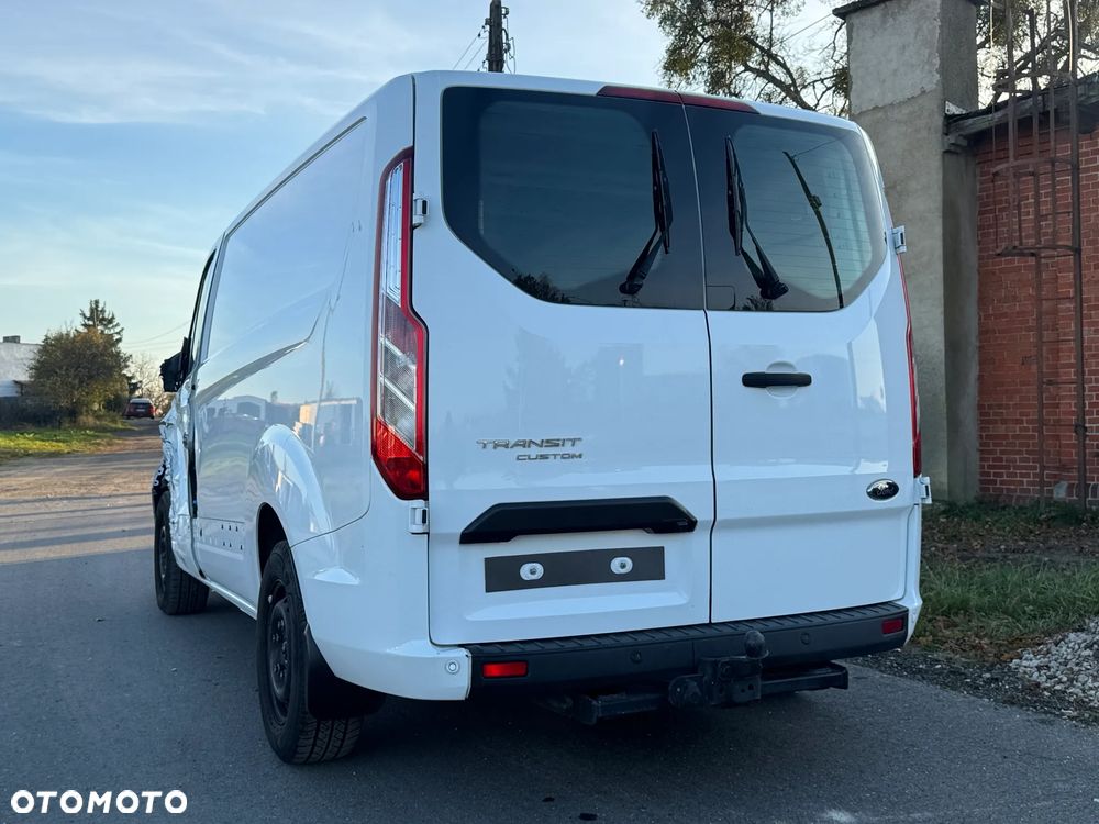 Ford CUSTOM - 8