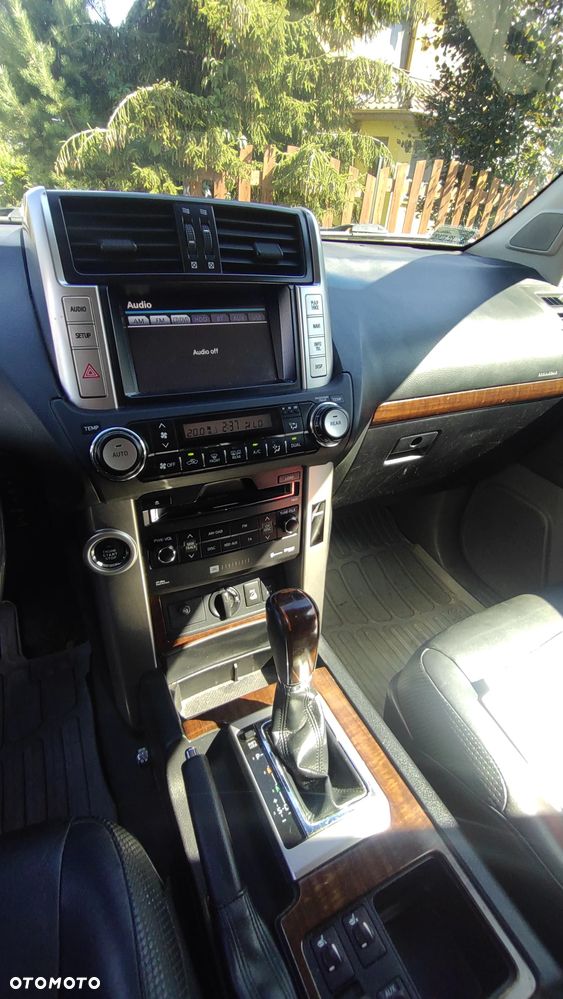 Toyota Land Cruiser - 4
