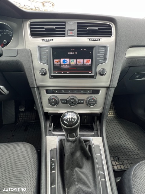 Volkswagen Golf - 11