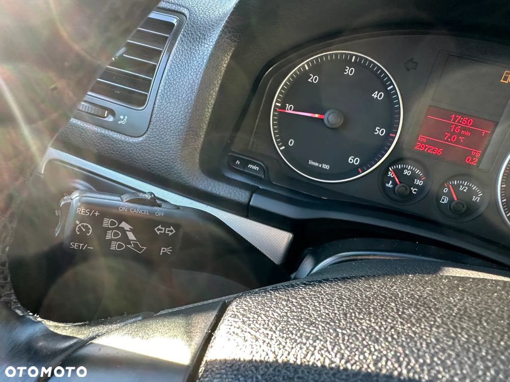 Volkswagen Golf 1.9 TDI DPF Comfortline - 22