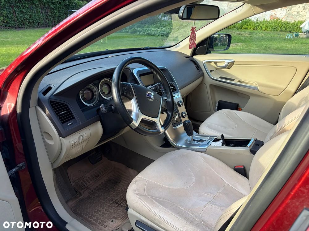 Volvo XC 60 2.4D AWD Momentum - 8