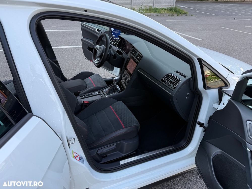 Volkswagen Golf 2.0 TSI DSG GTI Performance - 25