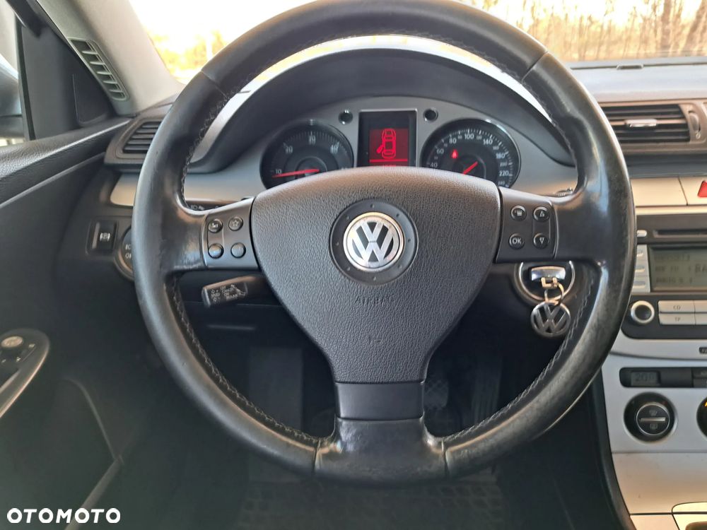 Volkswagen Passat - 23