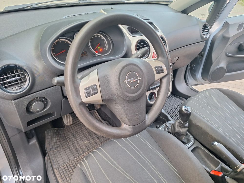 Opel Corsa 1.2 16V Cosmo - 21