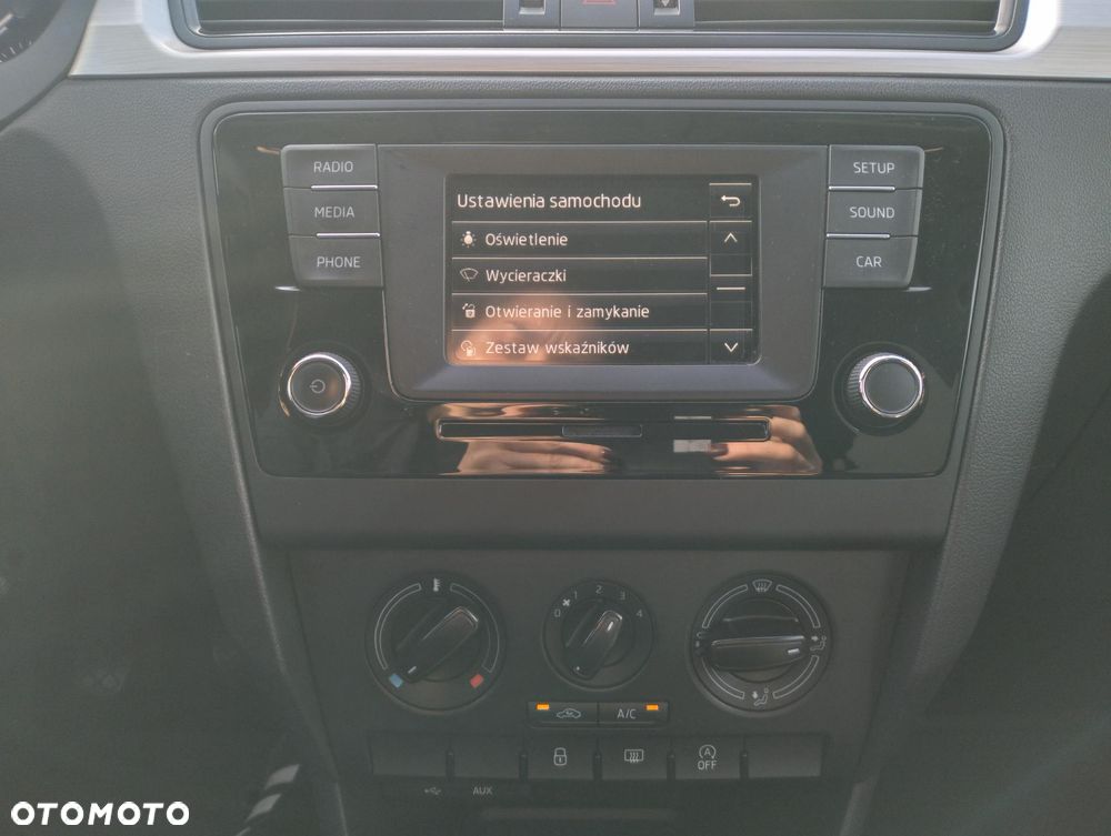 Skoda RAPID 1.2 TSI Ambition - 32