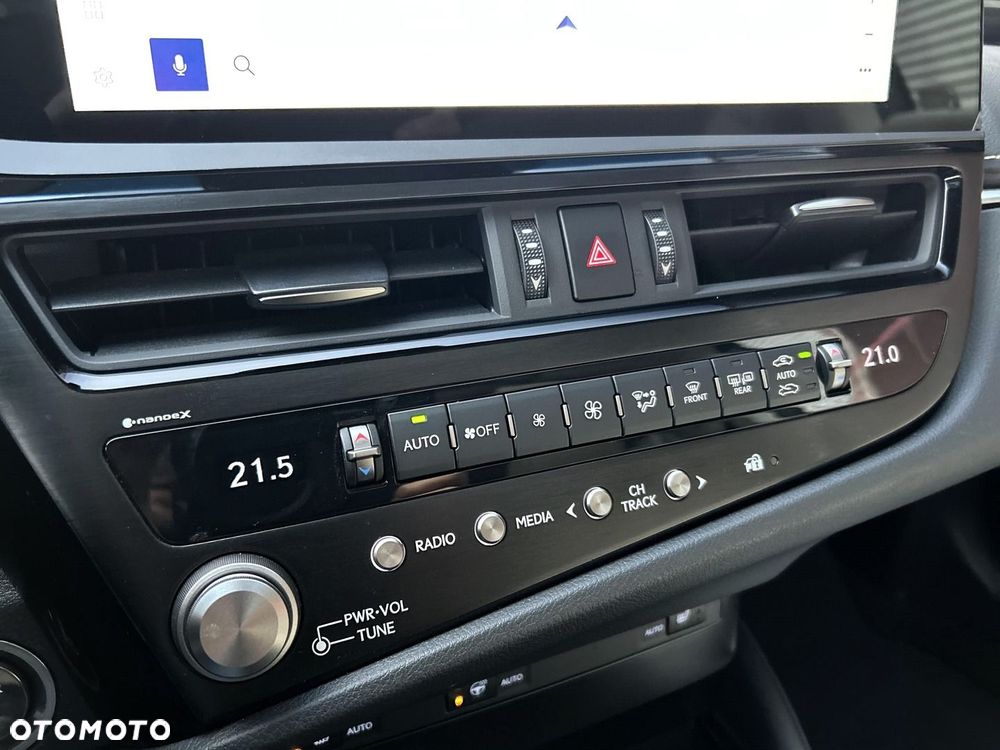 Lexus ES 300h Business Edition - 14