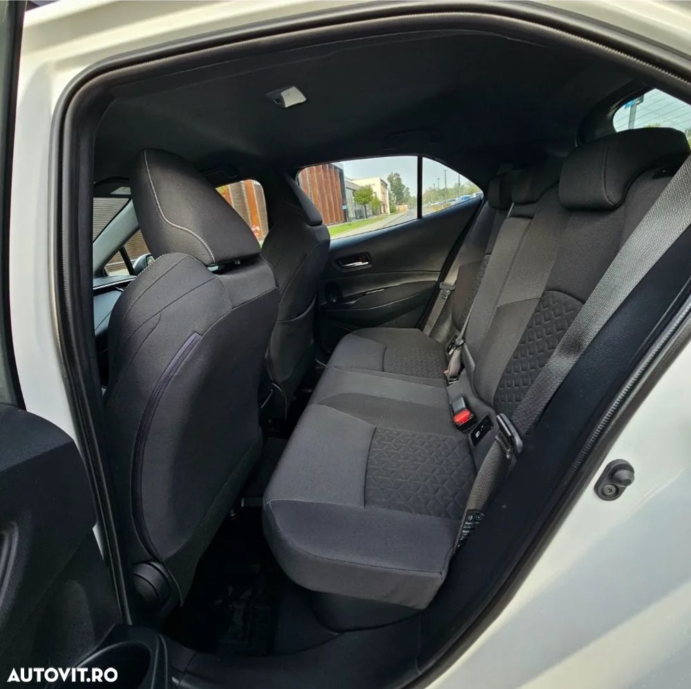 Toyota Corolla 1.8 Business Edition - 13