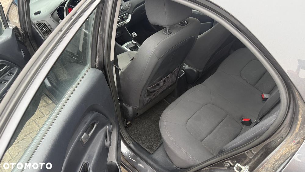 Kia Rio 1.1 CRDI Dream-Team Edition - 10