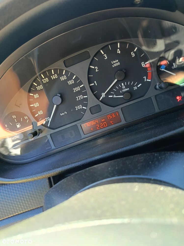 BMW Seria 3 318i - 7