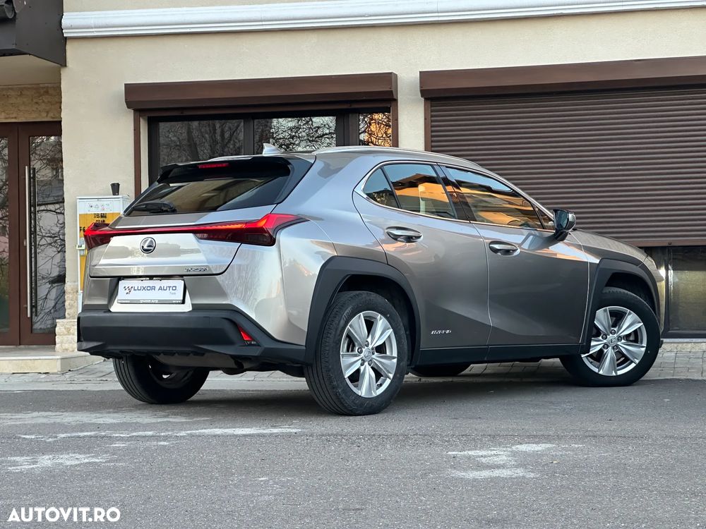Lexus UX 250h Business Edition - 5