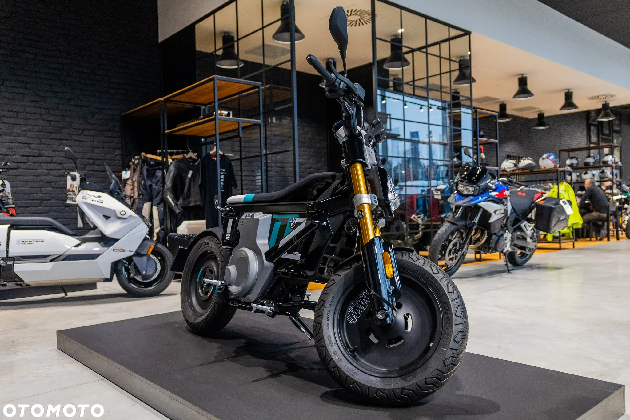 BMW CE 02 - 24