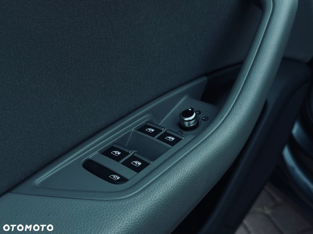 Audi A4 Avant 2.0 TDI DPF Attraction - 10