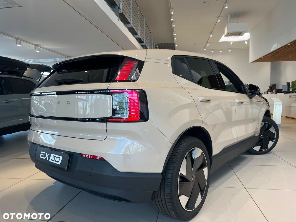 Volvo EX30 69kWh Twin Motor Plus - 11