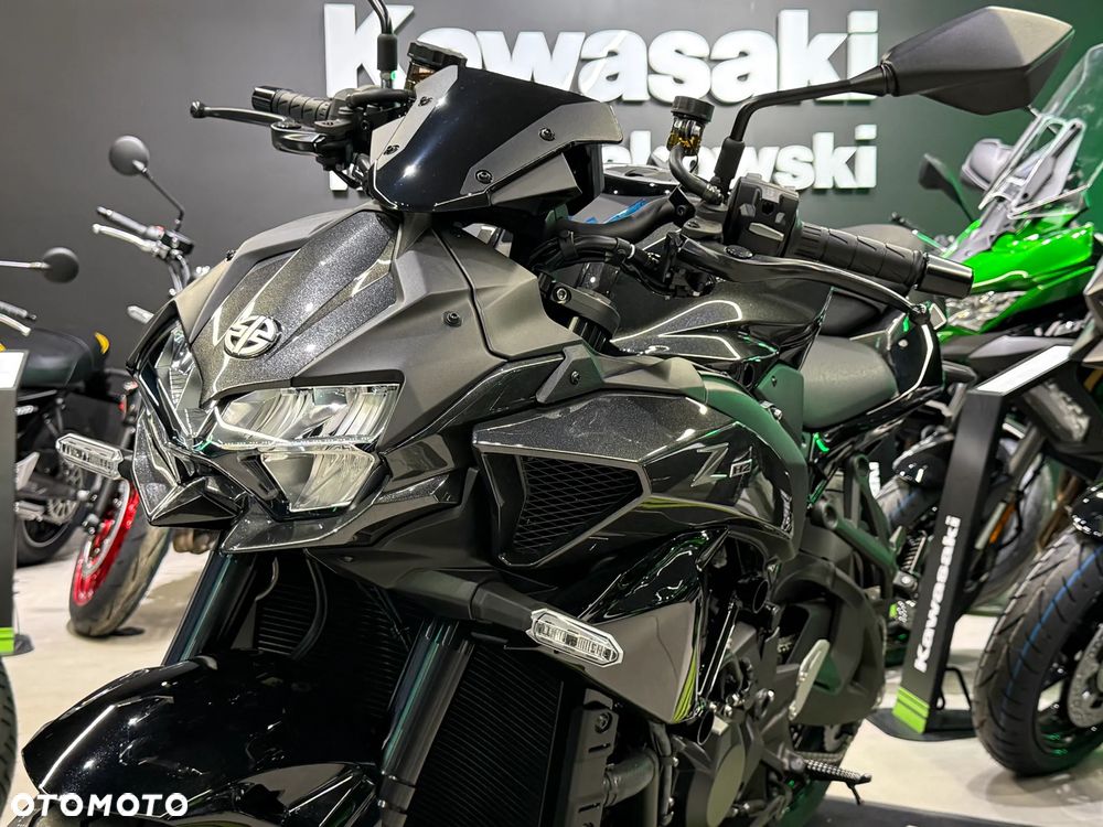Kawasaki H2 - 12