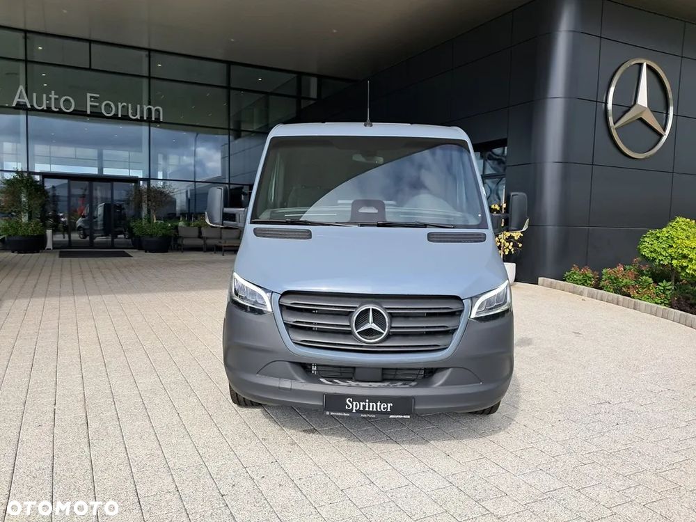 Mercedes-Benz Sprinter - 2