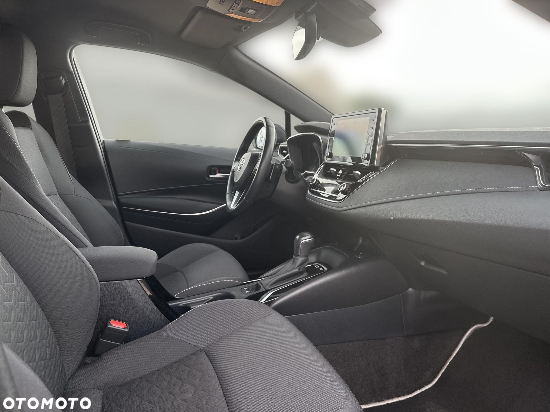 Toyota Corolla 2.0 Hybrid Comfort - 12