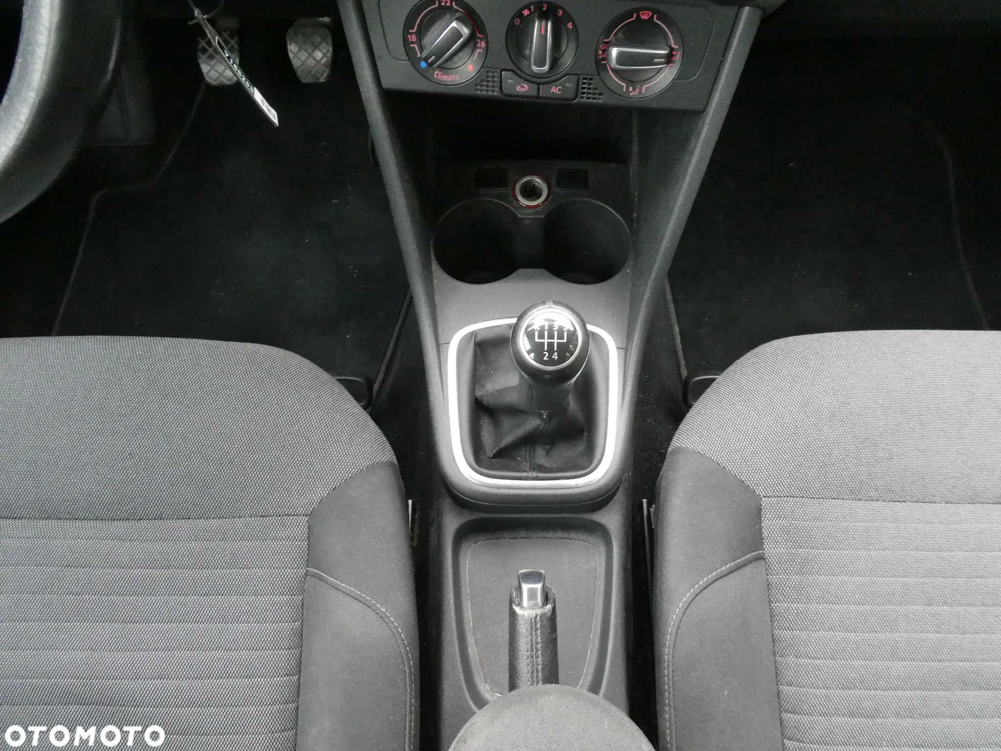 Volkswagen Polo 1.4 16V Comfortline - 25