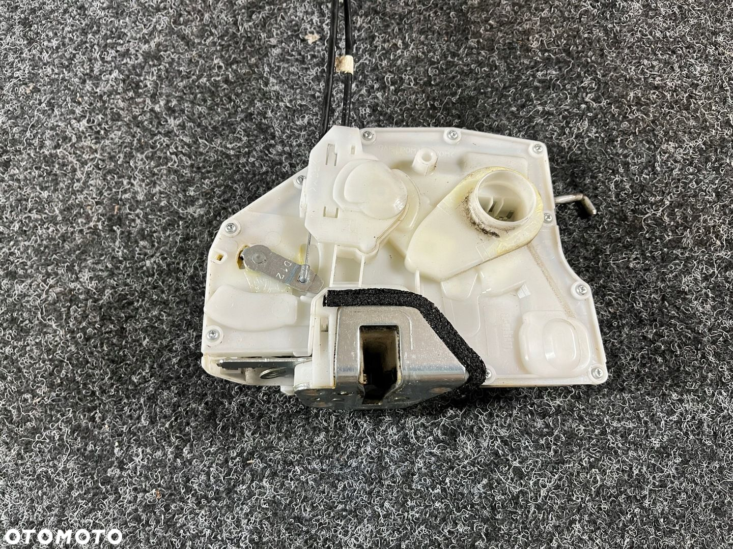 suzuki swift mk6 IV lift zamek drzwi prawy przód przedni 7pin europa - 6