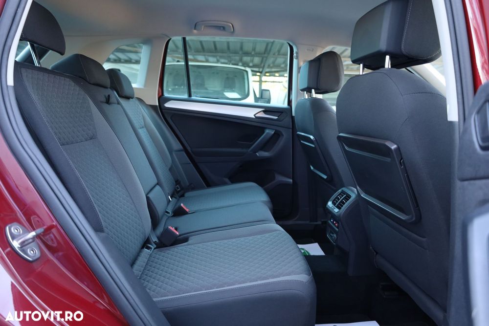 Volkswagen Tiguan - 13