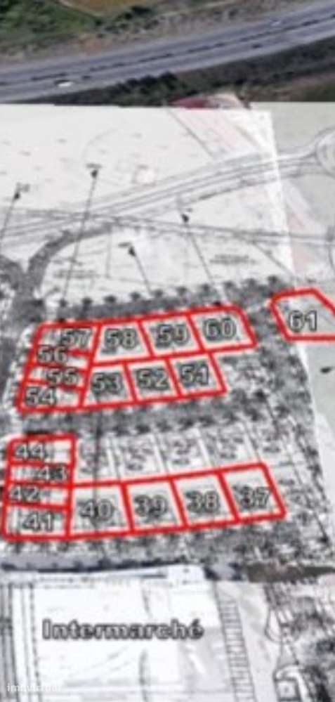 Terreno urbano com acesso asfaltado e utilidades completas - Grande imagem: 2/6