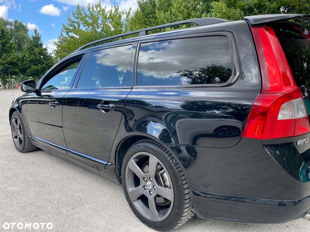 Volvo V70 D5 R-Design - 7
