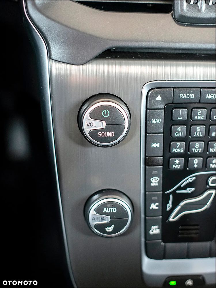 Volvo V40 Cross Country - 23