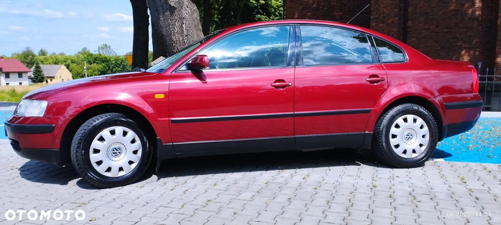 Volkswagen Passat - 4