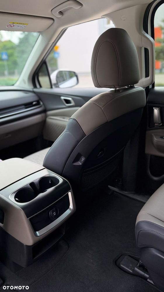 Kia Carnival - 31
