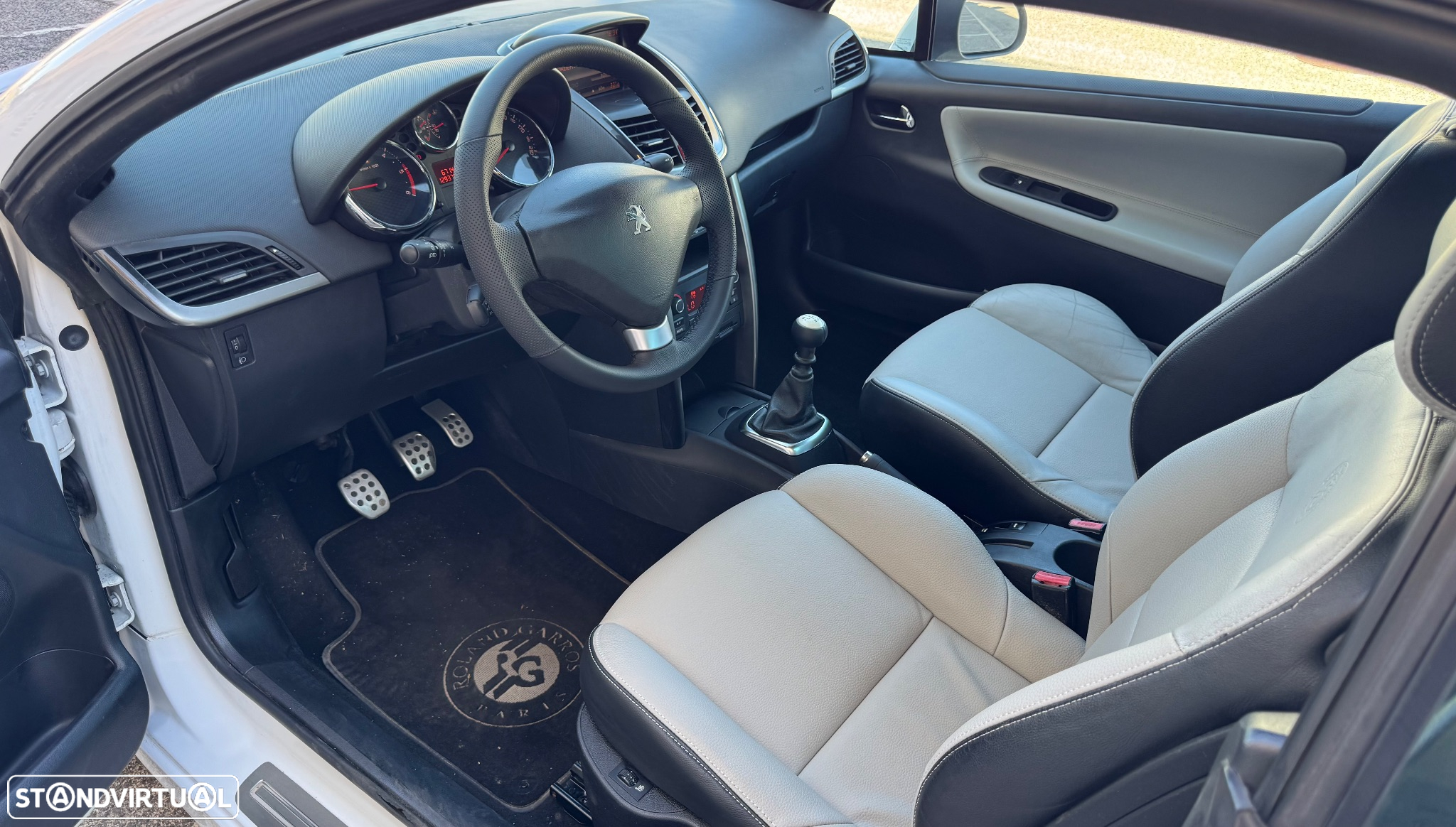 Peugeot 207 CC 1.6 HDi Roland Garros - 23