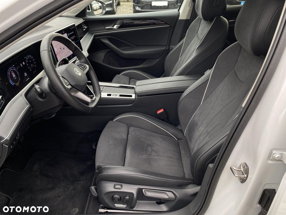 Volkswagen Passat Variant 2.0 TDI SCR 4Mot Elegance DSG - 11