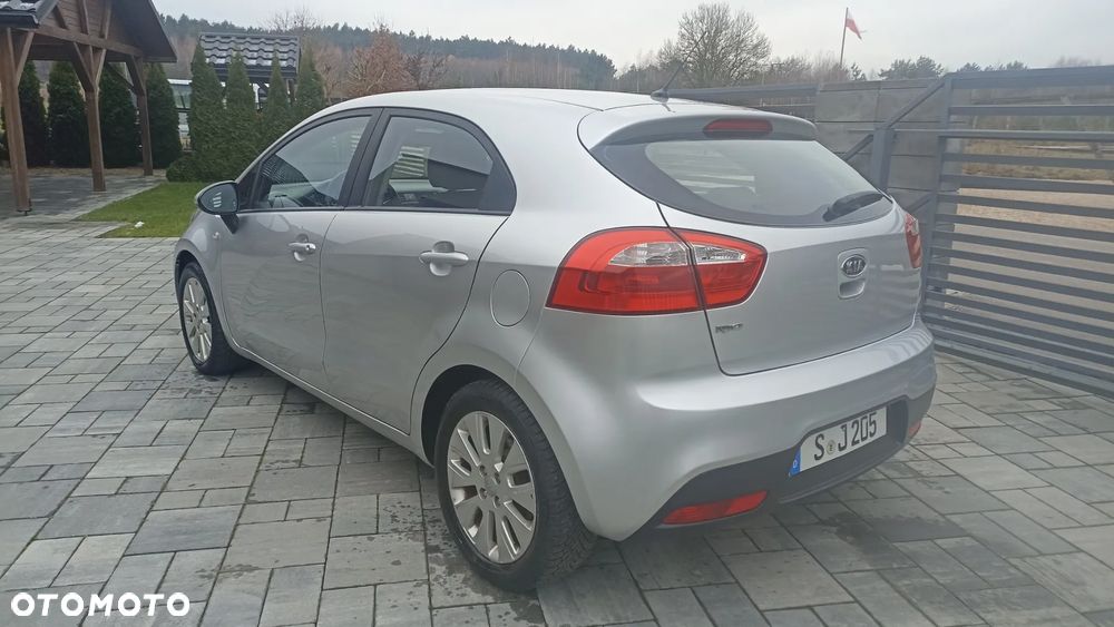Kia Rio 1.4 Dream Team Edition - 4