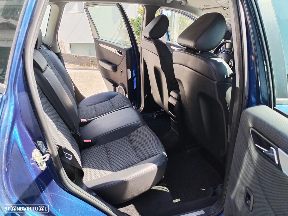 Mercedes-Benz A 180 CDI Avantgarde - 26