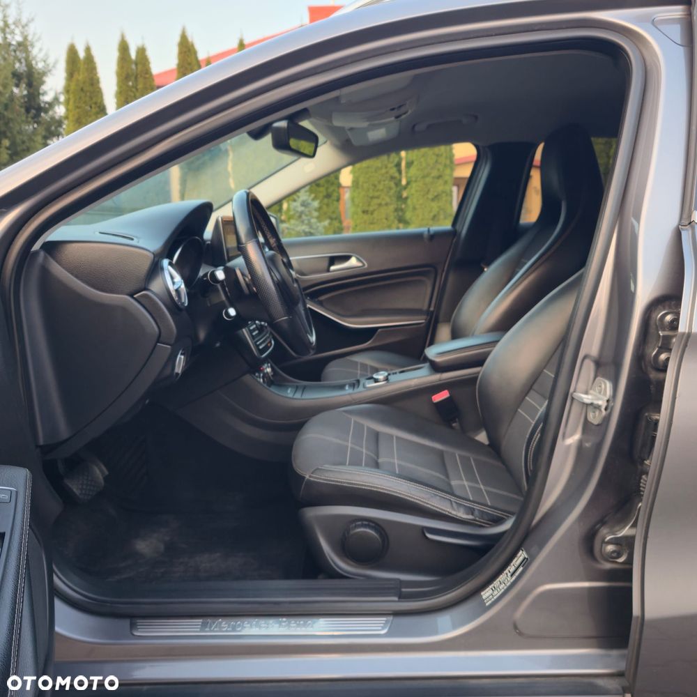 Mercedes-Benz GLA 220 d 4Matic 7G-DCT AMG Line - 21