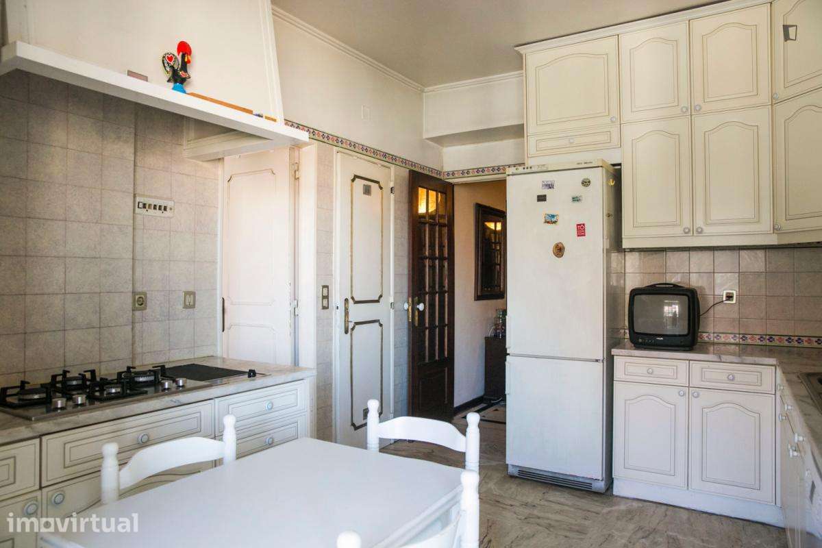 Quarto - localizado em Benfica Lisbon - Grande imagem: 4/17