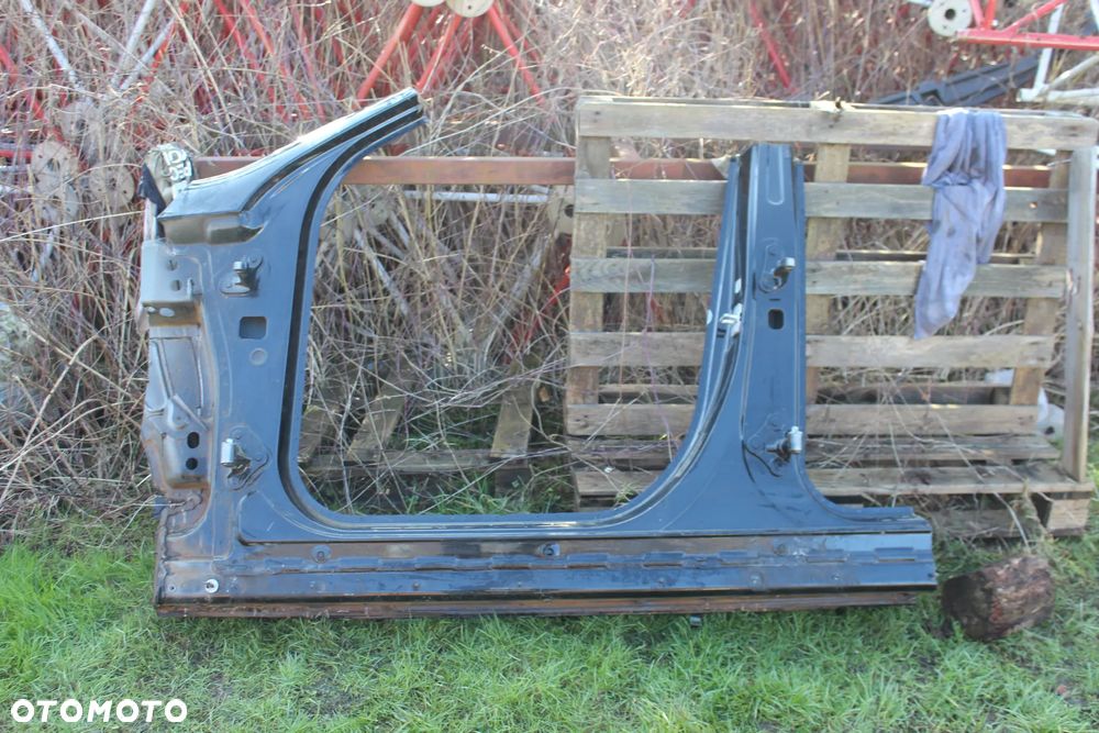 PRÓG LEWY SŁUPEK LEWY ML GLE W166 2017