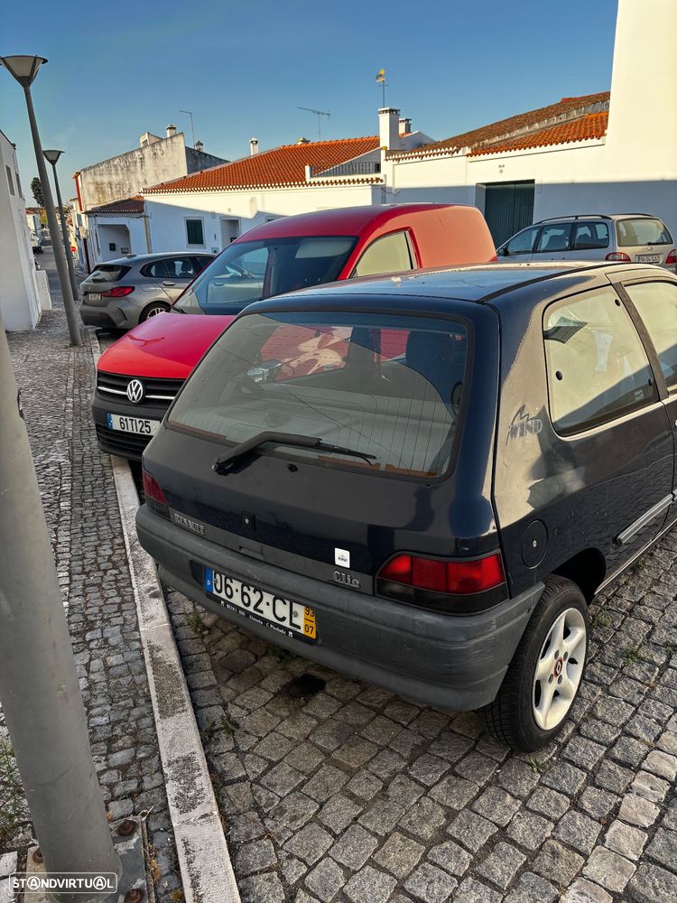 Renault Clio - 2