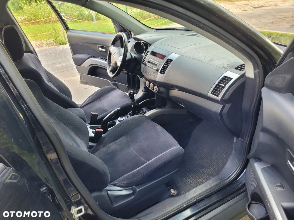 Mitsubishi Outlander 2.0 DI-D 4WD Invite - 12